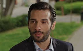 Who is good for Ferit ,Seyran or Pelin you choose🤔🥺