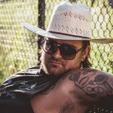 Ryan Navin's Instagram, Twitter & Facebook