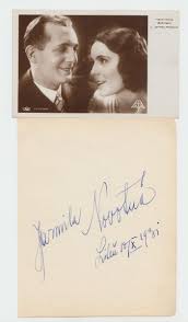 She played a serve and volley game, an increasingly rare style of play among women during her career. Jarmila Novotna Herecka A Oper Zpevacka Originalni Autogram 1931 Aukro