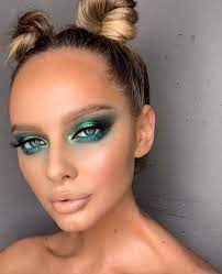 Check out the hottest colours this season perfect to keep the holi celebrations going! Pin By Candy Colored Beauty Makeup On Makiyazh Beautiful Makeup Pretty Makeup Luxury Makeup
