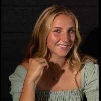 Emily Altschuler's Instagram, Twitter & Facebook