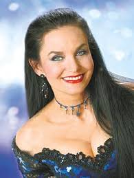 What is crystal gayle's full name? Crystal Gayle Blowin Into Town On Friday Lifestyles Tdn Com