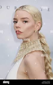 Anya taylor joy 2022 hi-res stock photography and images