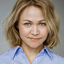 Après t'avoir bordé tendrement, je meurs