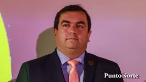 Antes de irse, Arturo intenta entregar concesión millonaria a empresa  ligada a Ayón y su padre