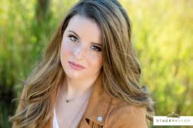 Stacey Kyler Seniors: DENVER SENIOR PHOTOGRAPHER: MACKENZIE DOERR