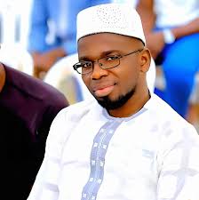 Mes respects au Rais El Hadj dr Moussa Fadiga, responsable de l'Association  des musulmans sunites de Côte d'Ivoire, que j'ai rencontré à Abobo  Sogefiha. #jesuisabobolais #hambak #abobo