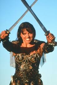 Xena, la guerrière" (Xena: Warrior Princess) : - (1995-2001) – 6 saisons -  134 épisodes (plus trois épisodes pilotes appelés « la Trilogie de Xena »)  Il s'agit d'une série dérivée d'"Hercule". - "