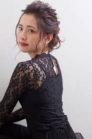 結婚式やパーティーには髪型もとびきりおめかしフォーマルにキメる日