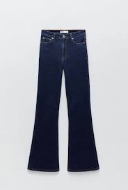 ,bottines cloutées zara,pantalon carotte zara,kimono zara 2017,short rose zara,veste longue noire femme zara. Le Jean Zara Qui Sublime Les Fesses De Toutes Les Silhouettes Cosmopolitan Fr