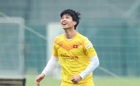 Giữa hiệp 2, nguyên mạnh nhận thẻ đỏ trực tiếp. Cong PhÆ°á»£ng Ráº¡ng Rá»¡ Táº­p Cung Ä't Viá»‡t Nam Quáº¿ Ngá»c Háº£i Bá»‹ Há»i Kho