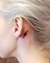 Getting tattoos behind the ear brings a whole world of unique pain into the picture. 28 Behind The Ear Tattoos That Are Low Key Gorgeous