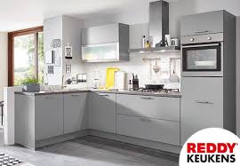 kies eens iets anders dan wit een strakke nette keuken van reddy keukens keuken idee keukens keuken