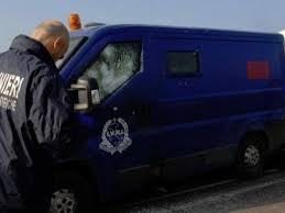 Da redazione settembre 2, 2020. Bari Assalto Al Portavalori Con Pala Meccanica Bottino Da 1 500 000 Euro Corriere It