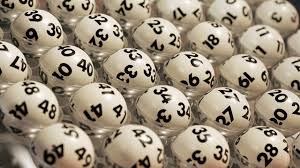 Aug 11, 2021 · nur beim lotto am samstag geht mit der glücksspirale die dritte offizielle zusatzlotterie an den start. Lotto Am Samstag Heute Bringen Die Lottozahlen Bis Zu 29 Millionen Euro Augsburger Allgemeine