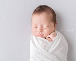Here you will find the 15 best ideas for taking newborn baby photos at home. 40 Newborn Photo Ideas For Boys Girls At Home Or Studio