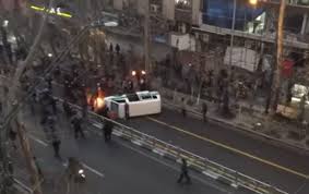 Et la part des frères et des. Le Peuple Iranien Hausse La Voix Scenes De Manifestations Global Voices En Francais