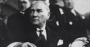 Twitter 'da dayakcı kullanıcı ismiyle yer alan hesap, takipçilerinden az bilinen atatürk fotoğraflarını paylaşmalarını istedi. En Guzel Ataturk Fotograflari Arsivlerden Ataturk Fotograflari Ataturk Fotograflari Indir Gundem Haberleri