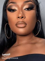 19 top Natural and Striking Makeup ideas in 2024