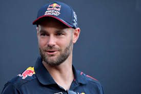 VAN GISBERGEN EXTENDS CONTRACT WITH RED BULL AMPOL RACING
