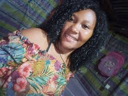 Âge: 23 ans habite à Madagascar .mère un fils .ville Antalaha