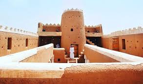 One Of Many Historical Castles In Hail Saudi Arabia Saudi Arabia Middle Eastern Culture House Styles