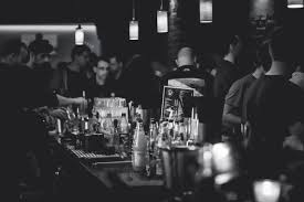 Znalezione obrazy dla zapytania bartender