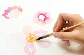 Begin by drawing an organic, loose circle about an inch and a half in diameter with a pencil. Gorgeous Easy Watercolor Flowers Perfect For Beginners