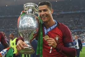 Sigue a la selección portuguesa y a todos sus jugadores en la eurocopa 2016 de francia. Cristiano Ronaldo Eurocopa 2016