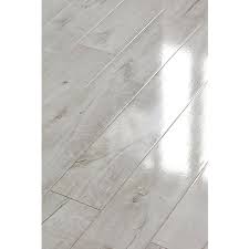 Because its top layer is veneer, high gloss laminate flooring does not stain easily. Wickes Chenai Light Grey High Gloss Laminate Flooring Sample Wickes Co Uk