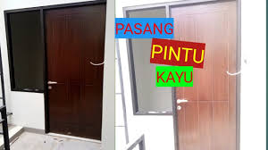 Kusen merupakan salah satu bagian dari kontruksi bangunan yang berfungsi. Cara Memasang Pintu Kayu Pada Kusen Aluminium Youtube