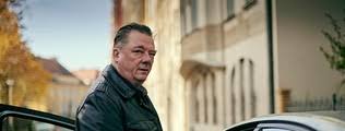 November 2020 waren die dreharbeiten für den neuen polizeiruf aus halle gestartet. An Der Saale Hellem Strande Polizeiruf 110 Ard Das Erste