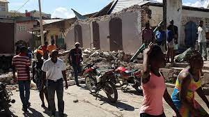 La secousse dure une minute et atteint 7,3 degrés sur l'échelle de richter. Hpnah4uc Ogk9m