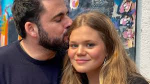 Así es Barbi, la hija de Emiliano Suárez y la marquesa de Mariño, y así ha  celebrado con su familia su 18 cumpleaños