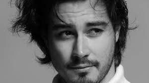 mara cuevas (@maracuevas)