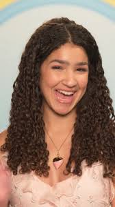 🍎 Celebrate #TeacherAppreciationMonth this May by engaging in a creative  project! Join Lynn from Creative Living with Lynn Lilly and discover the  joy of crafting hand-made cards that resemble Crayola crayons. 🖍️