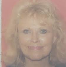 I love this show. I thoroughly enjoy watching Dr. Oakley taking care of her  patients. She is so loving, caring and gentle with those animals in her  care. Love you Dr. OAKLEY