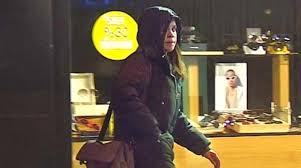 Bir abisi, bir ablası vardır. Firat Altunmese Attacked By Her Lover Was Left With Scars On Her Face