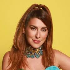 Tina Fontes's Instagram, Twitter & Facebook