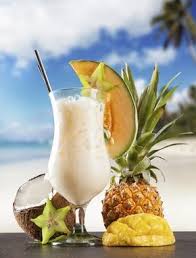 Pina Colada Zutaten 2 Cl Weisser Rum 2 Cl Brauner Rum 2 Cl Kokossirup 2 Cl Sahne 8 Cl Ananassaft 1 Pina Colada Zutaten Pina Colada Getranke Rezepte