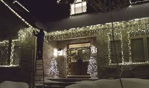 These lights produce a crisp while light that is brighter than warm white led christmas lights and incandescent christmas lights. How To Choose White Christmas Lights Canadian Tire