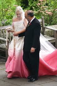Maybe you would like to learn more about one of these? Farbige Brautkleider 10 Stars Die In Bunt Geheiratet Haben Von Emily Ratajkowski Bis Elizabeth Taylor Vogue Germany