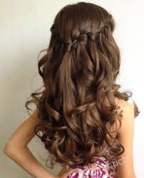 It does not have to be sophisticated and you do not need a lot of styling products for it. 9 Easy Party Hairstyles For Your Little Princess Little Girls Hairstyles Little Princess Easy Hairstyles Beauty Hai Hairstyle Hair Styles Hair Styles 2016