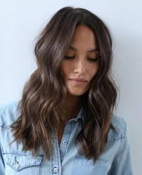 Quali sono le opzioni più popolari per tagli di capelli alla moda per adolescenti di 14? Tagli Di Capelli Ricci Le Acconciature E I Look Piu Chic Di Sempre Archzine It