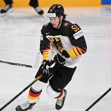 Das deutliche endergebnis bildet den spielverlauf aber nur unzureichend ab, denn auch wenn das russische team über weite strecken spielbestimmend war und schlussendlich zweifellos verdient als sieger vom eis geht, konnte sich. Die Eishockey Wm In Lettland Mit Dem Deb Team Live Im Tv Und Im Livestream Eurosport