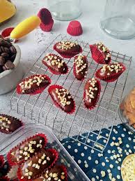 Untuk coklat gunakan teknik double boil. Almond London Cookies Pilihan Biskut Raya Dulu Hingga Kini Tanpa Mixer Uli Guna Tangan Pon Tetap Menjadi Qasey Honey