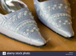 Diese schuhe sind meist schon ab der kleinen größe 35 erhältlich und bieten auch für einen. Turkische Hochzeit Hausschuhe Ein Paar Weisse Satin Pailletten Damen Schuhe Hoch Dekorierten Und Eignet Sich Fur Eine Hochzeit Stockfotografie Alamy
