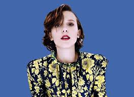 The brown family then packed their bags again and sold everything to move to la to launch millie's career. Millie Bobby Brown Bio Wiki Net Worth Dating Boyfriend Height