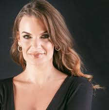 Laura Magann: VOCALIST