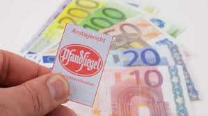 Geht bei der bank ein pfändungsbeschluss ein, muss sie das girokonto sperren. Streit Um P Konto Darf Die Bank Den Dispo Streichen N Tv De
